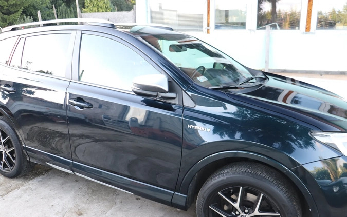 Toyota RAV4 cena 97000 przebieg: 135000, rok produkcji 2017 z Dukla małe 106